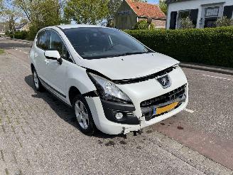 Schade scooter Peugeot 3008 1.6-16V THP 155 2013/4