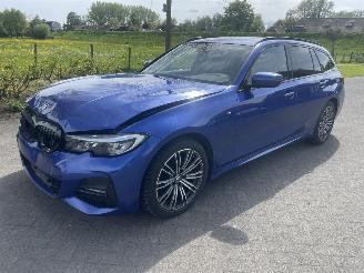 damaged commercial vehicles BMW 3-serie 330e Touring M-Sport/ Hybride / Automaat 2021/2